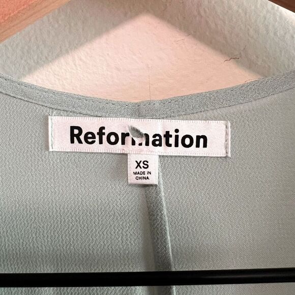 Reformation Winslow Wrap Midi Dress Size XS - Picture 8 of 9